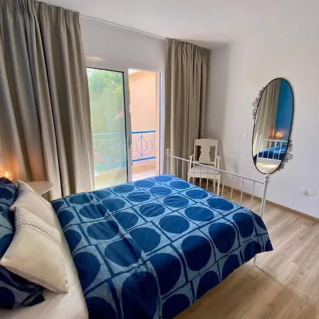 Seaside Sun Kissed House With Pool In Tourist Area Holiday home