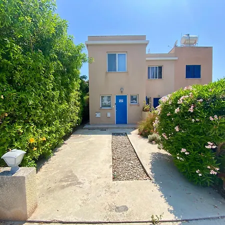Seaside Sun Kissed House With Pool In Tourist Area