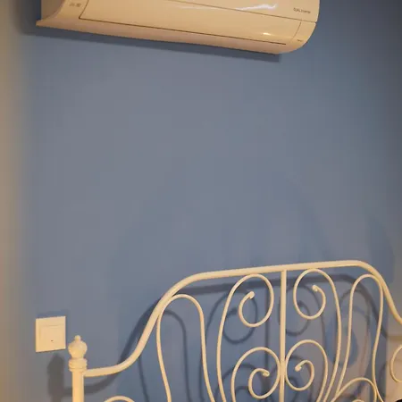 Seaside Sun Kissed House With Pool In Tourist Area *