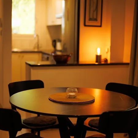 Nyaraló Seaside Sun Kissed House With Pool In Tourist Area Paphos