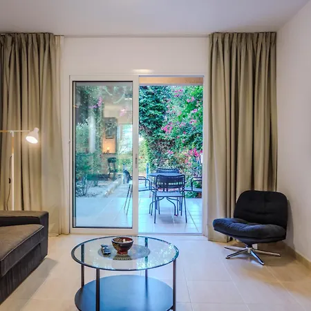 Seaside Sun Kissed House With Pool In Tourist Area * Paphos