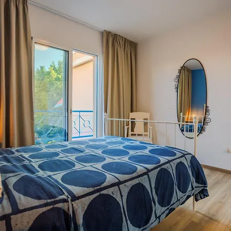 Seaside Sun Kissed House With Pool In Tourist Area * Paphos