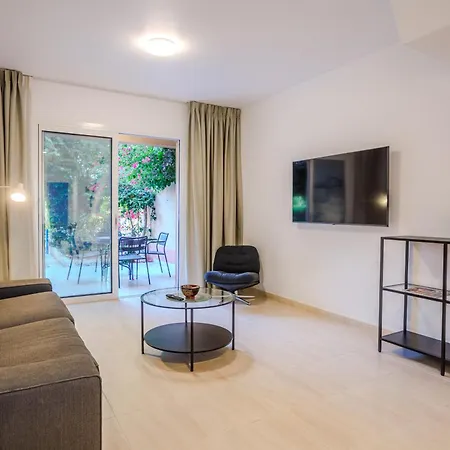 Seaside Sun Kissed House With Pool In Tourist Area