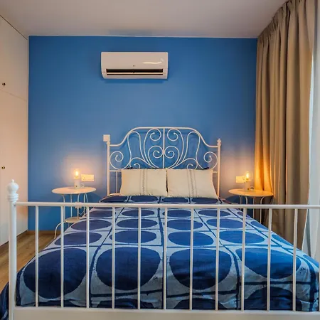 Vakantiehuis Seaside Sun Kissed House With Pool In Tourist Area