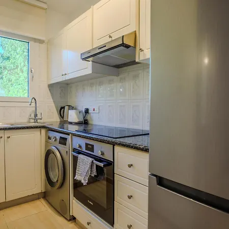 Seaside Sun Kissed House With Pool In Tourist Area Vakantiehuis