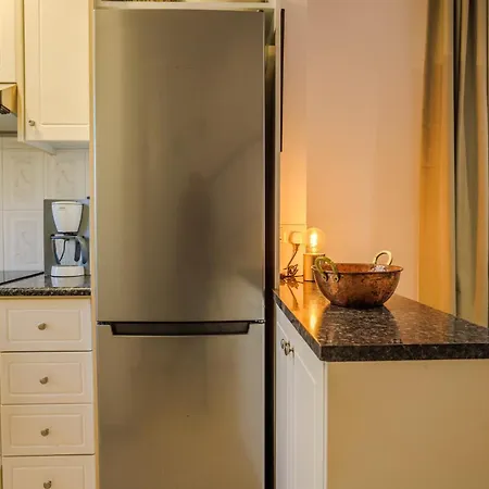 Nyaraló Seaside Sun Kissed House With Pool In Tourist Area