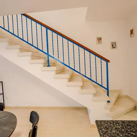 Seaside Sun Kissed House With Pool In Tourist Area Vakantiehuis