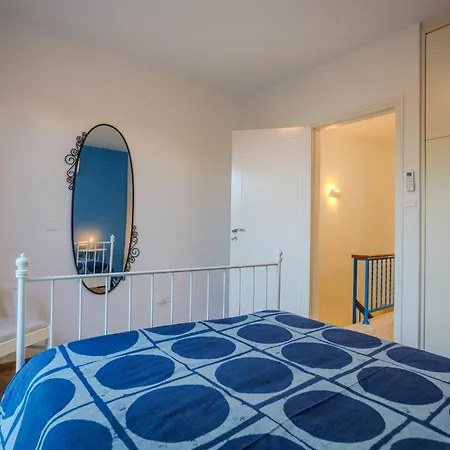 Seaside Sun Kissed House With Pool In Tourist Area Vakantiehuis *