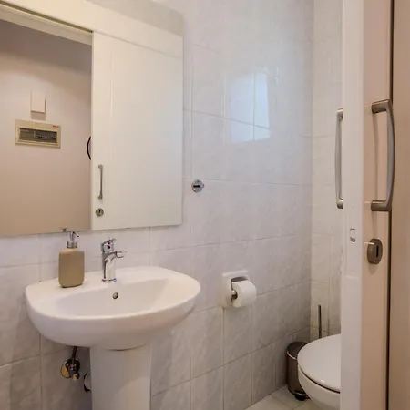 Vakantiehuis Seaside Sun Kissed House With Pool In Tourist Area *