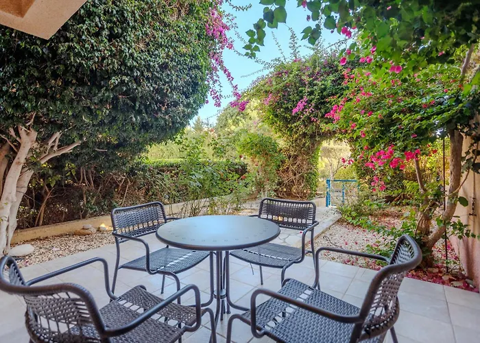 Seaside Sun Kissed House With Pool In Tourist Area * بافوس