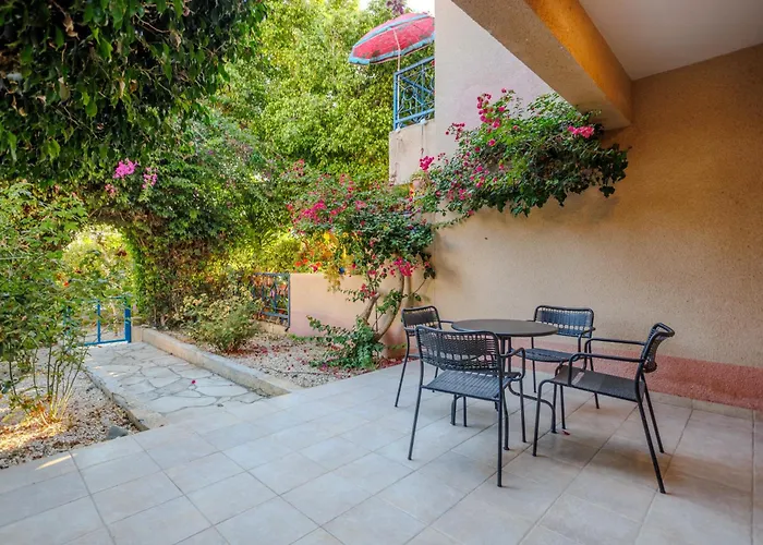 بيت للعطل Seaside Sun Kissed House With Pool In Tourist Area