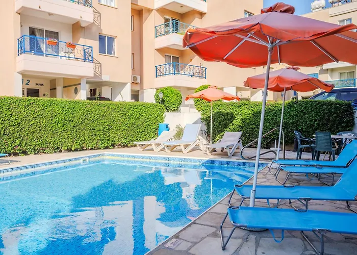 Seaside Sun Kissed House With Pool In Tourist Area * بافوس