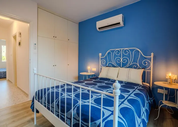 Seaside Sun Kissed House With Pool In Tourist Area بيت للعطل *