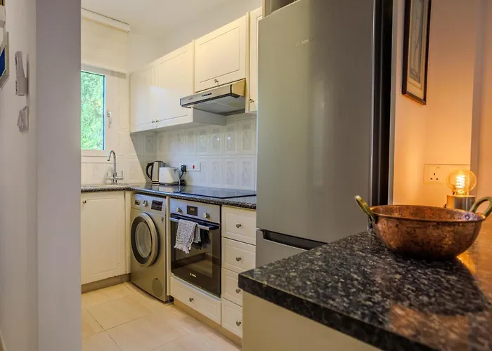 بيت للعطل Seaside Sun Kissed House With Pool In Tourist Area