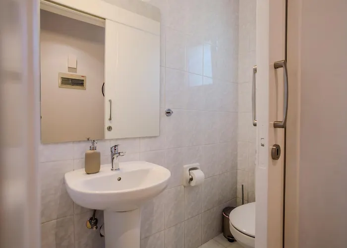 بيت للعطل Seaside Sun Kissed House With Pool In Tourist Area *