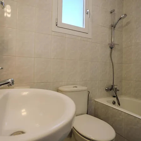 Seaside Sun Kissed House With Pool In Tourist Area Pafos