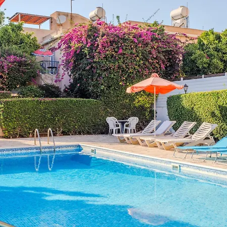 Seaside Sun Kissed House With Pool In Tourist Area Pafos