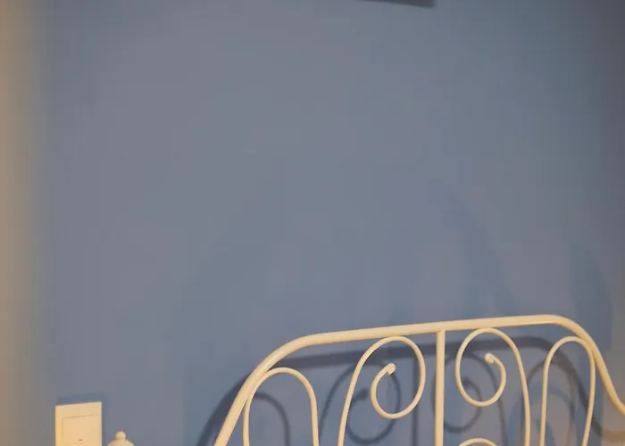 Seaside Sun Kissed House With Pool In Tourist Area *