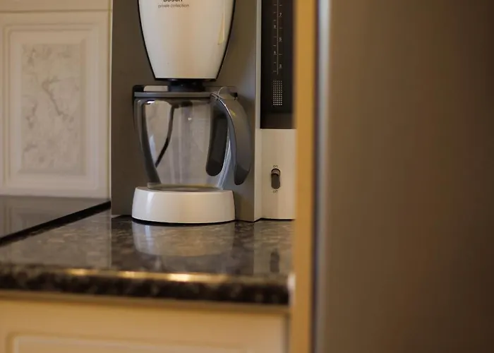 Prázdninový dům Seaside Sun Kissed House With Pool In Tourist Area *