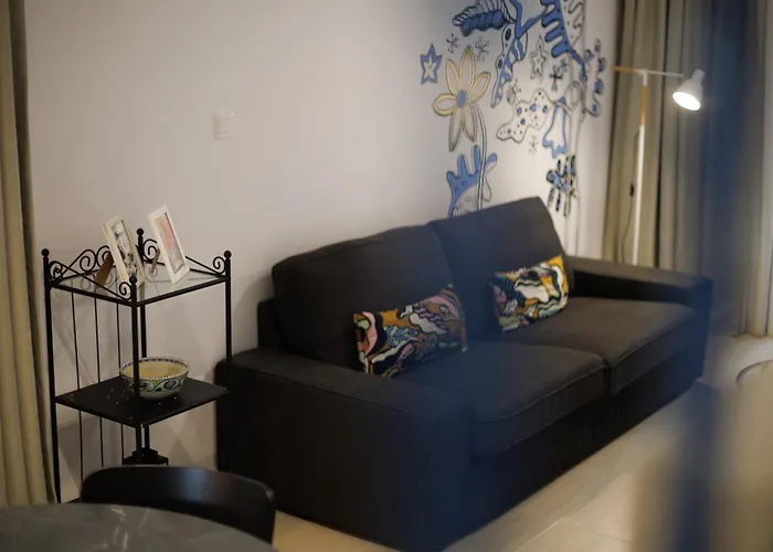 Prázdninový dům Seaside Sun Kissed House With Pool In Tourist Area *