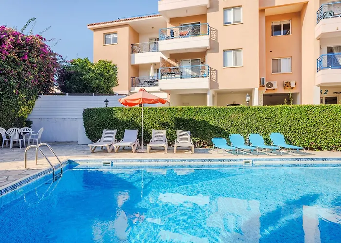 Seaside Sun Kissed House With Pool In Tourist Area *