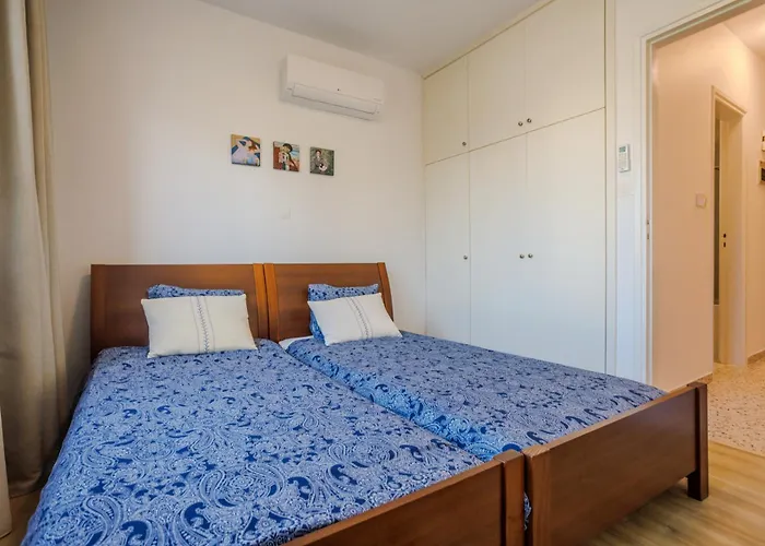 Seaside Sun Kissed House With Pool In Tourist Area *