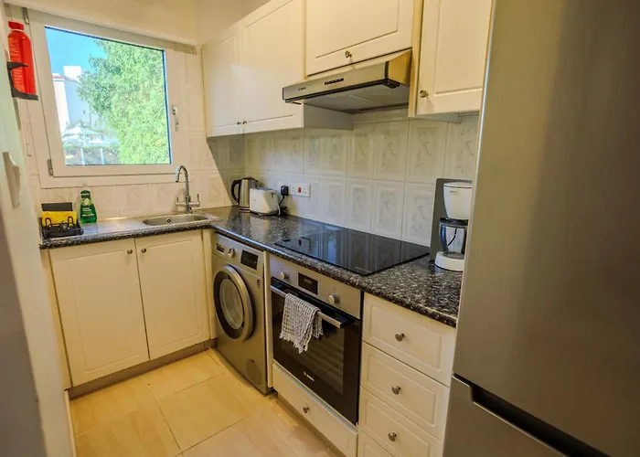 Prázdninový dům Seaside Sun Kissed House With Pool In Tourist Area Paphos